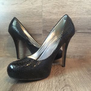 Sexy snake skin heels. Gorgeous and comfy!